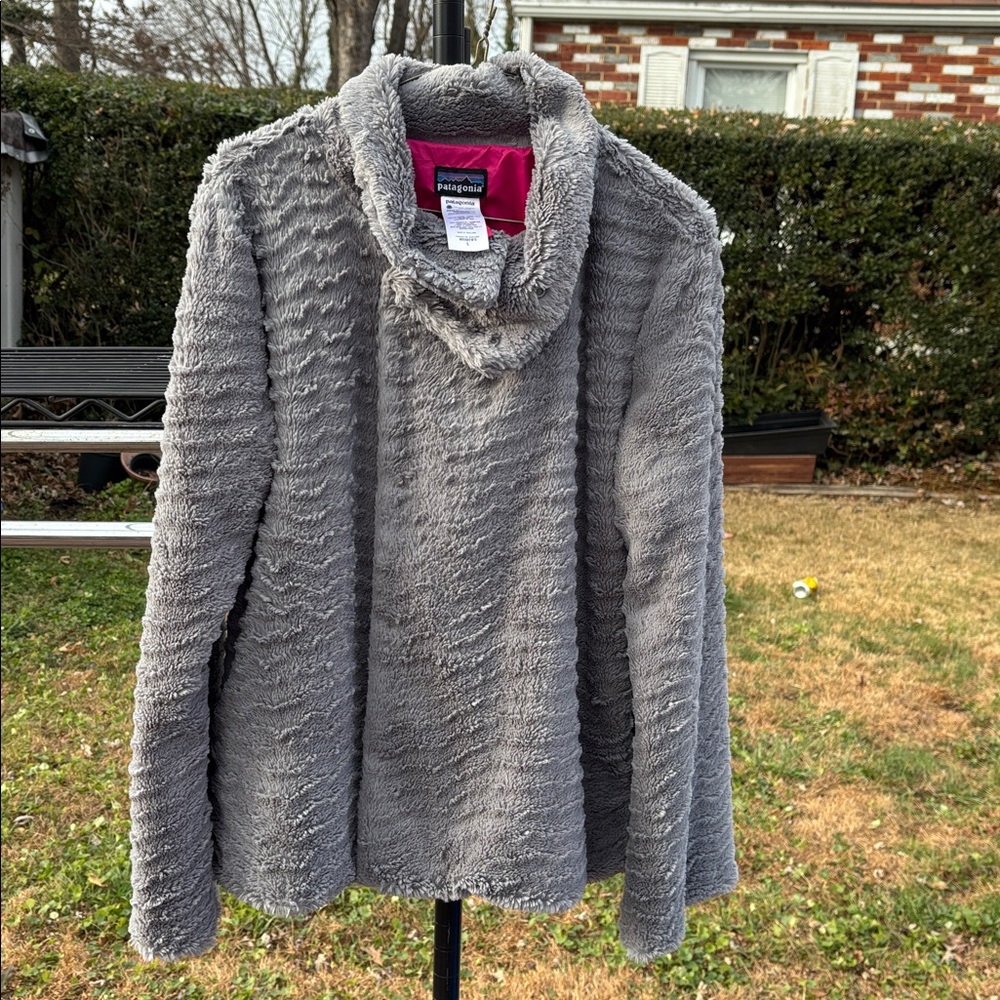 Patagonia Gray Teddy Jacket with Pink Lining